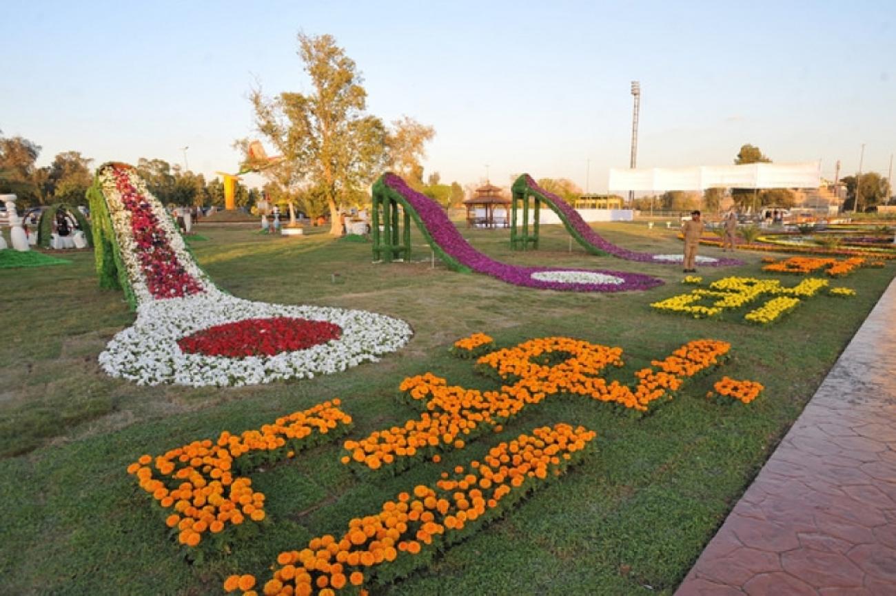 Baghdad Celebrates with Flowers, Presenting a New Spirit after